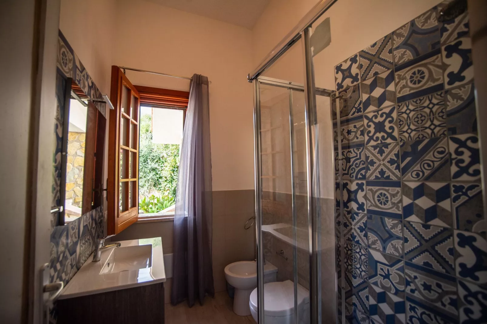 La Vela Sei-Bathroom