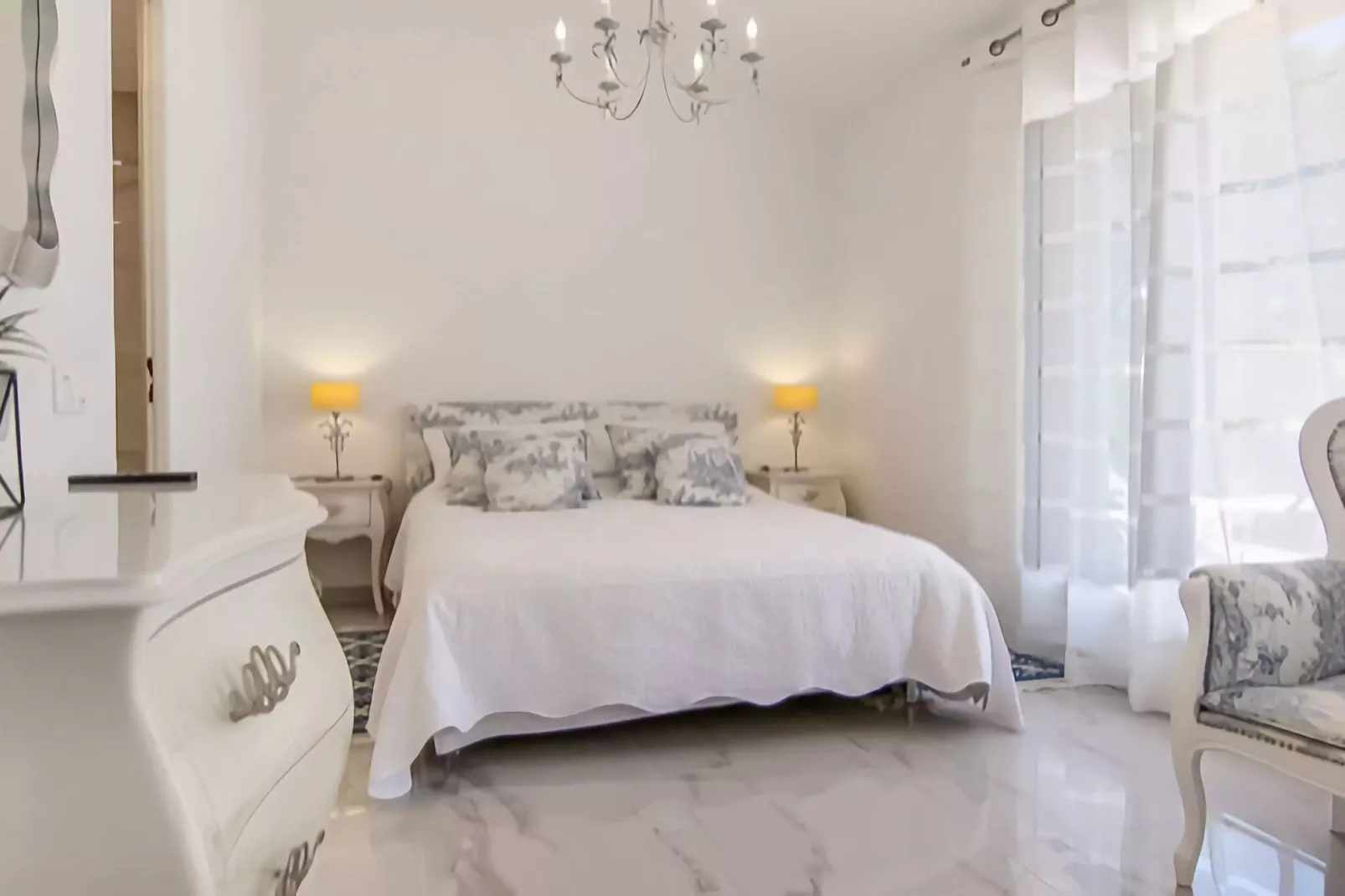 Palmiers-Bedroom
