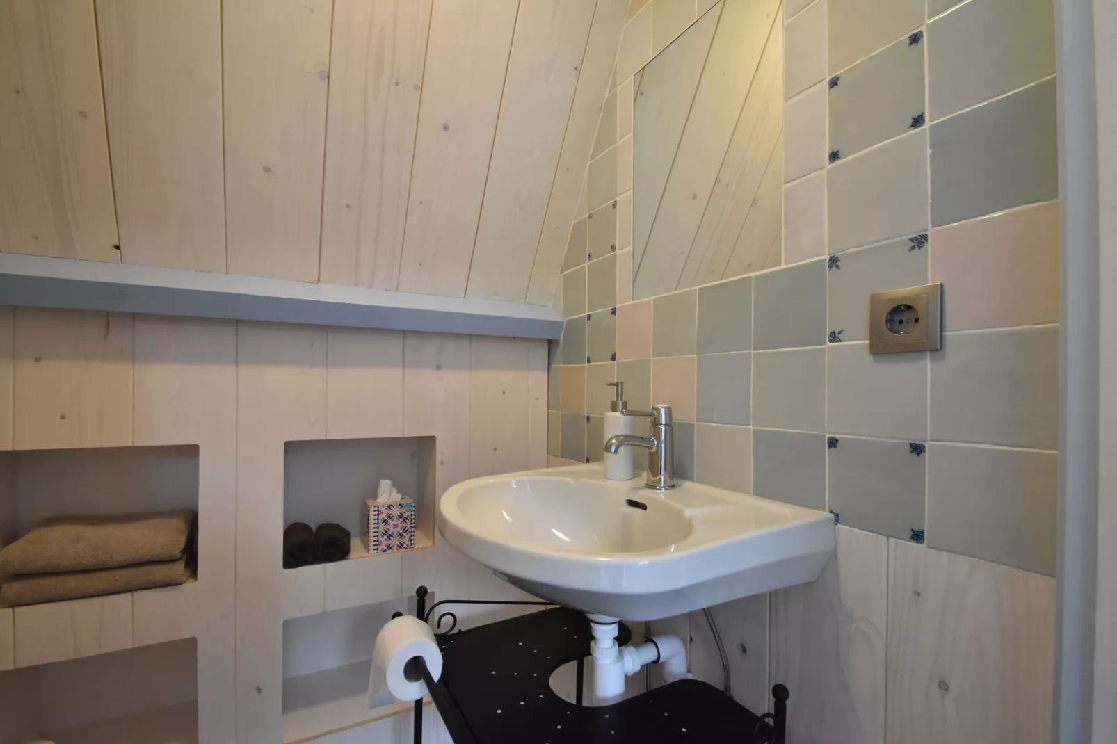 Edammer Vissershuisje-Bathroom
