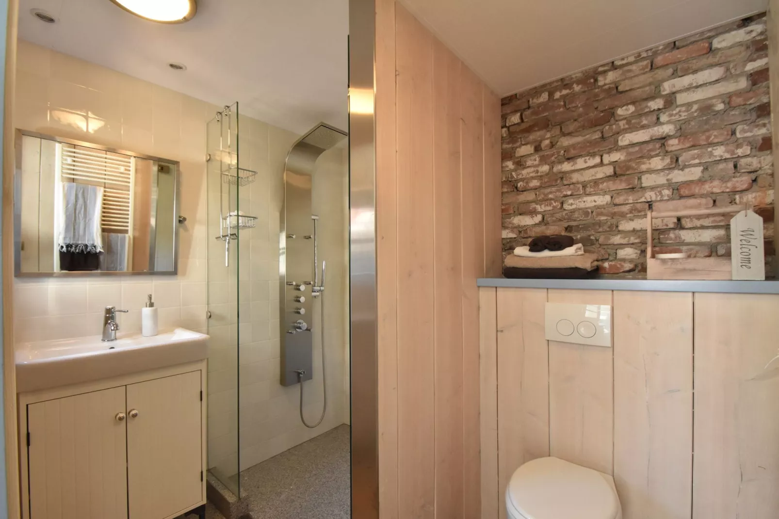 Edammer Vissershuisje-Bathroom