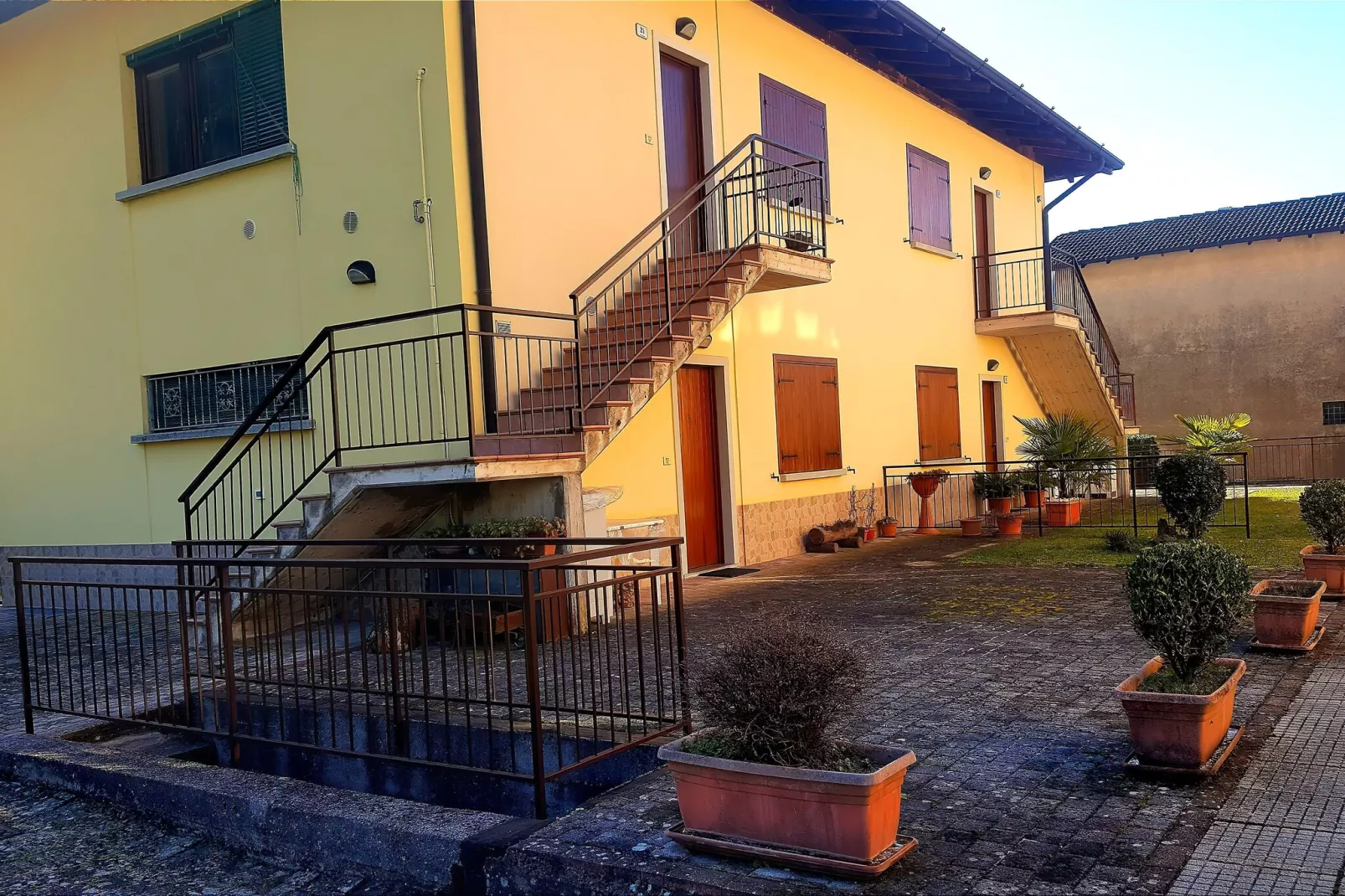 Alex Home 2-Exterior summer