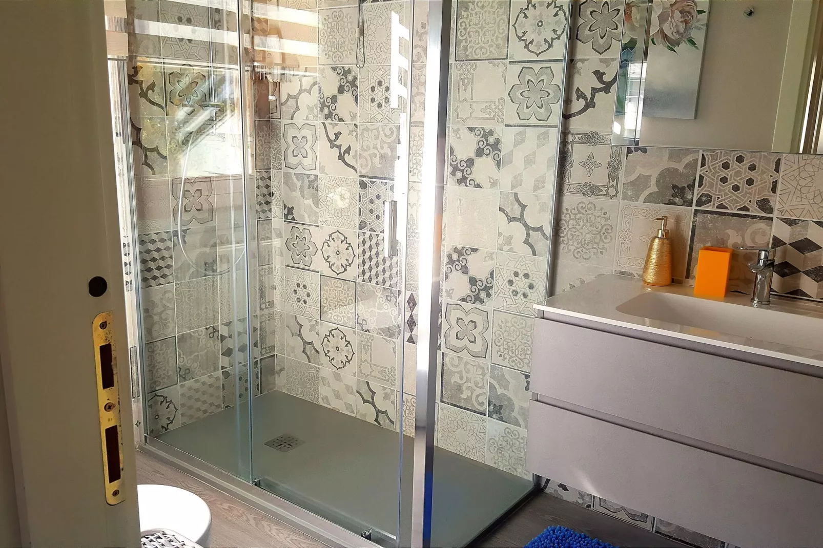 Alex Home 2-Bathroom