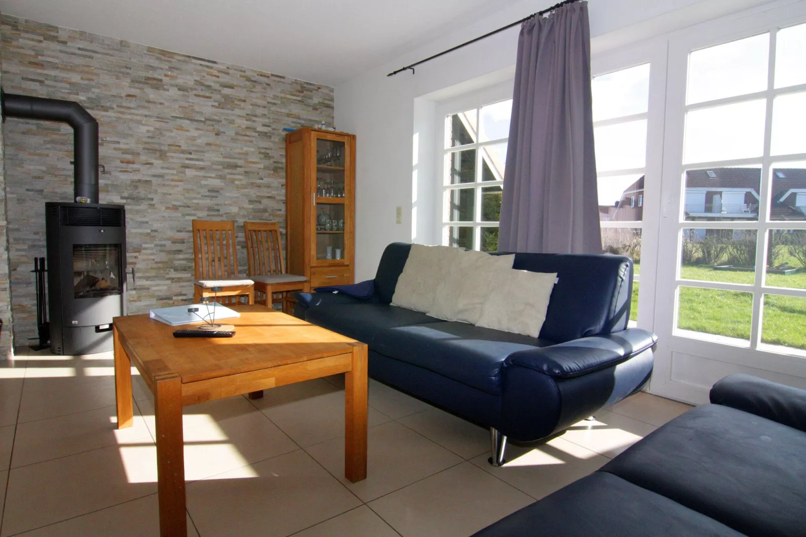 Steert 2-Living room