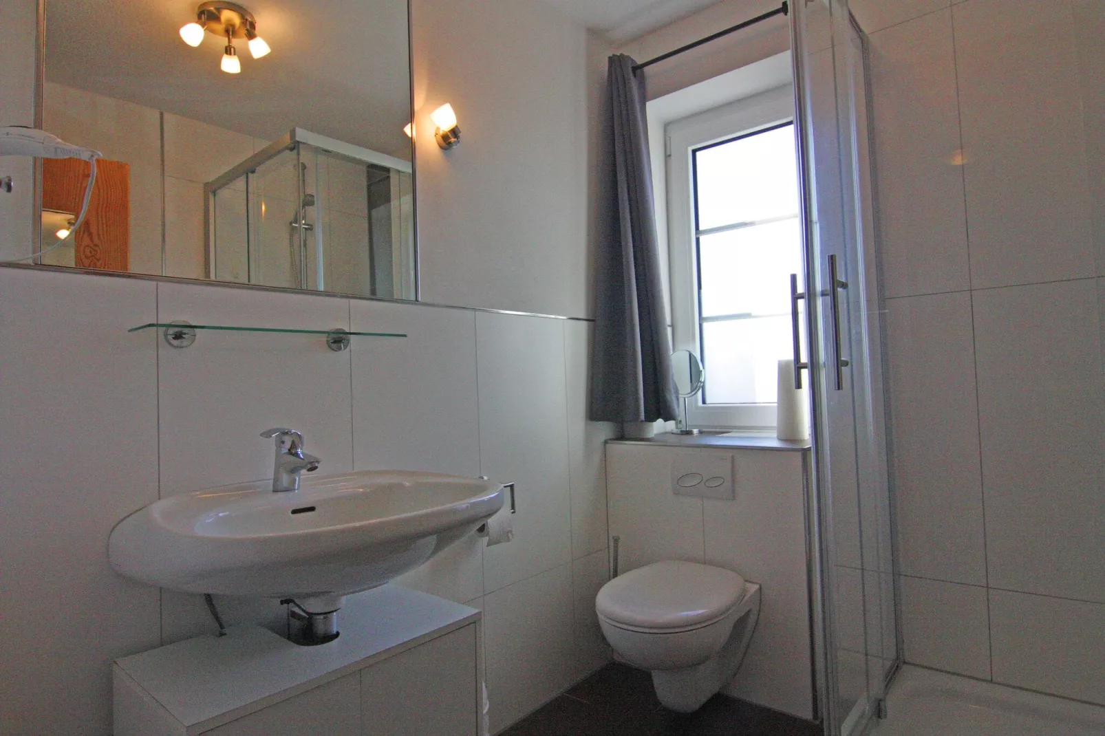 Steert 2-Bathroom