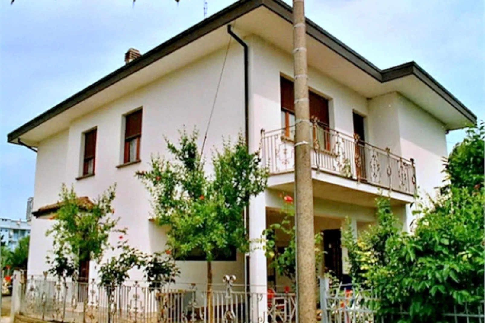 Venturi Cherry-Exterior summer