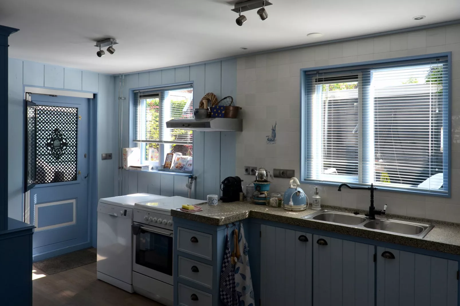 Edammer Vissershuisje-Kitchen