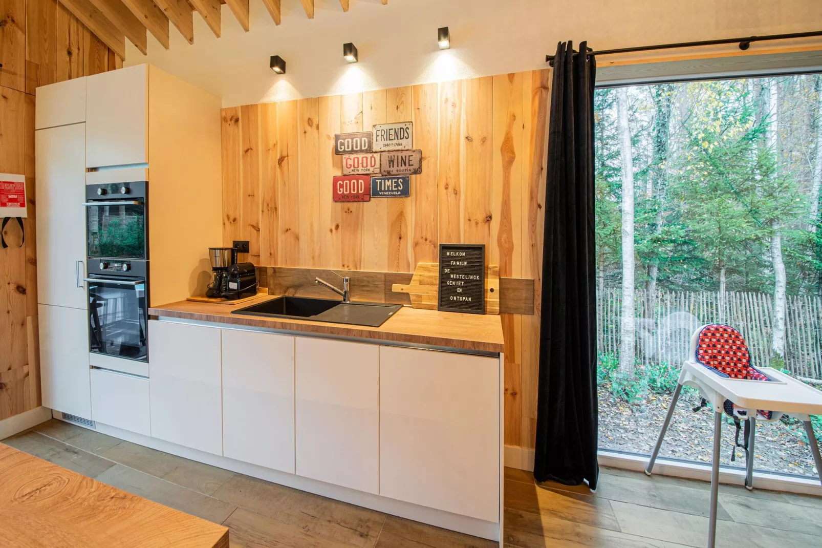 Chalet Interwood d'Oré-Kitchen