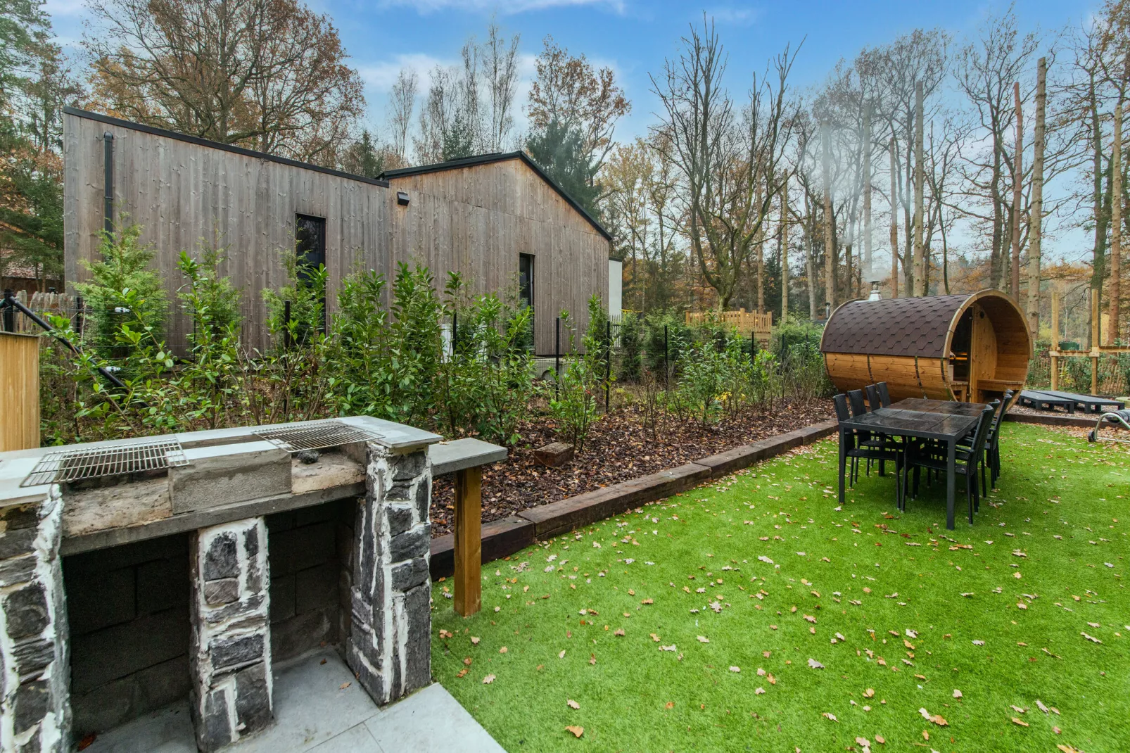 Chalet Interwood d'Oré-Gardens summer