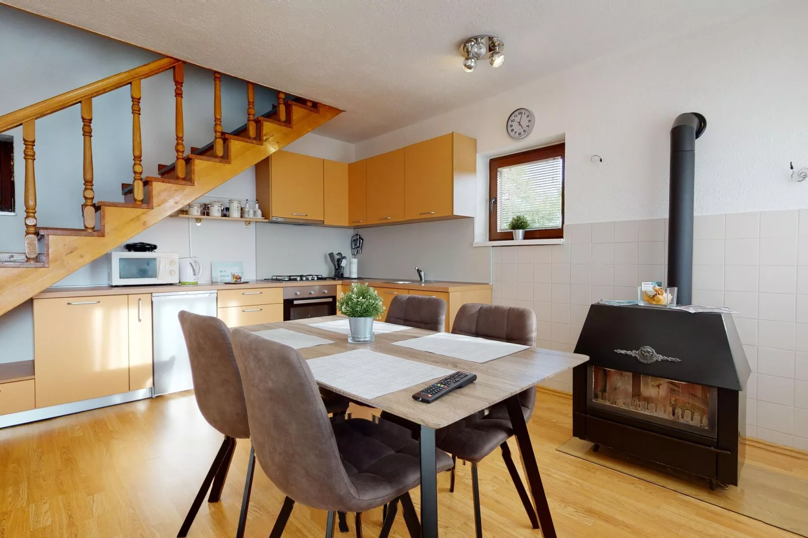 Holiday house Lovinac-Kitchen