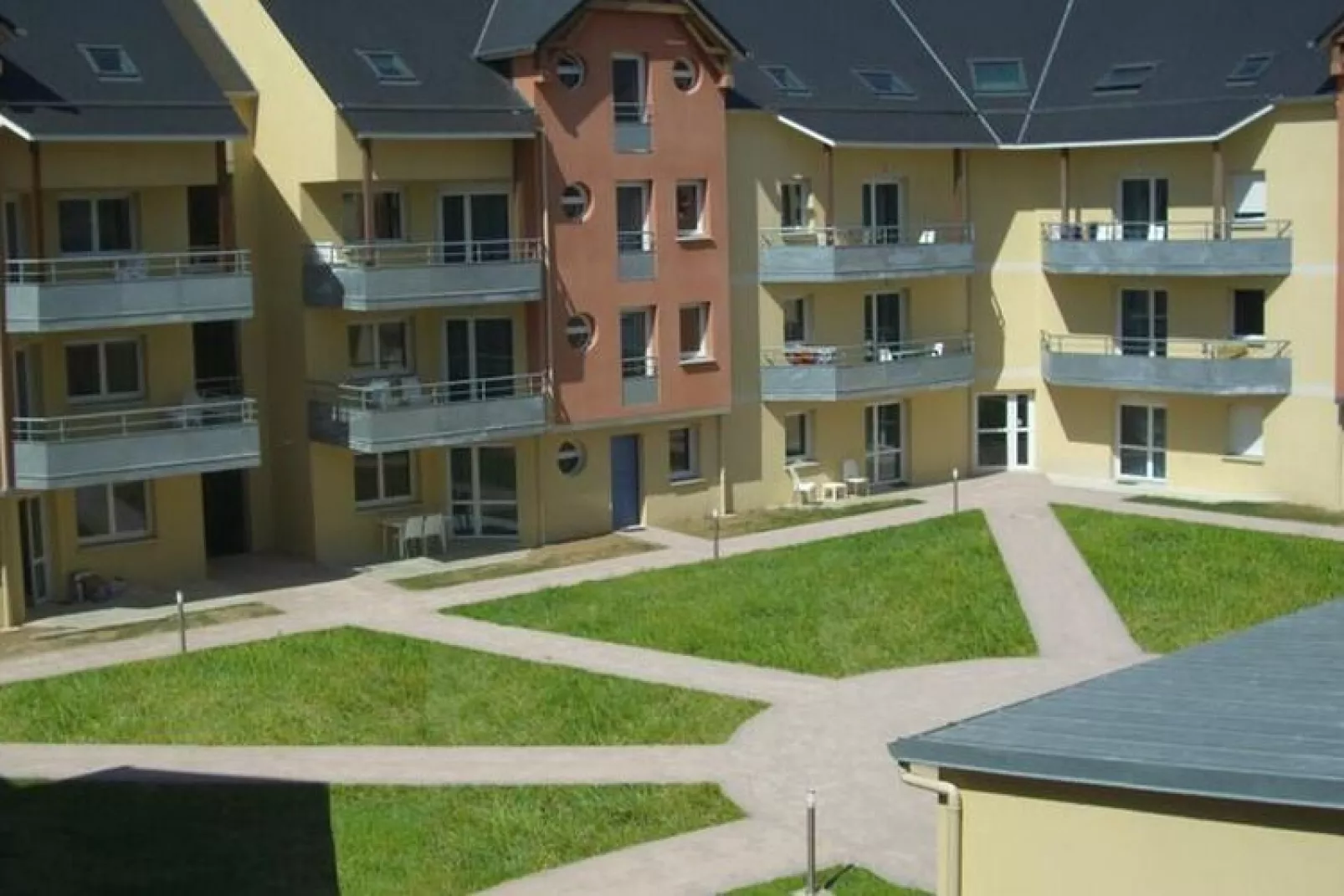 Residence Les Isles de Sola Grandcamp // T3 BALCON / 3 pcs 50 à 60 m2 T3 AVEC balcon ou terrasse-Outdoor