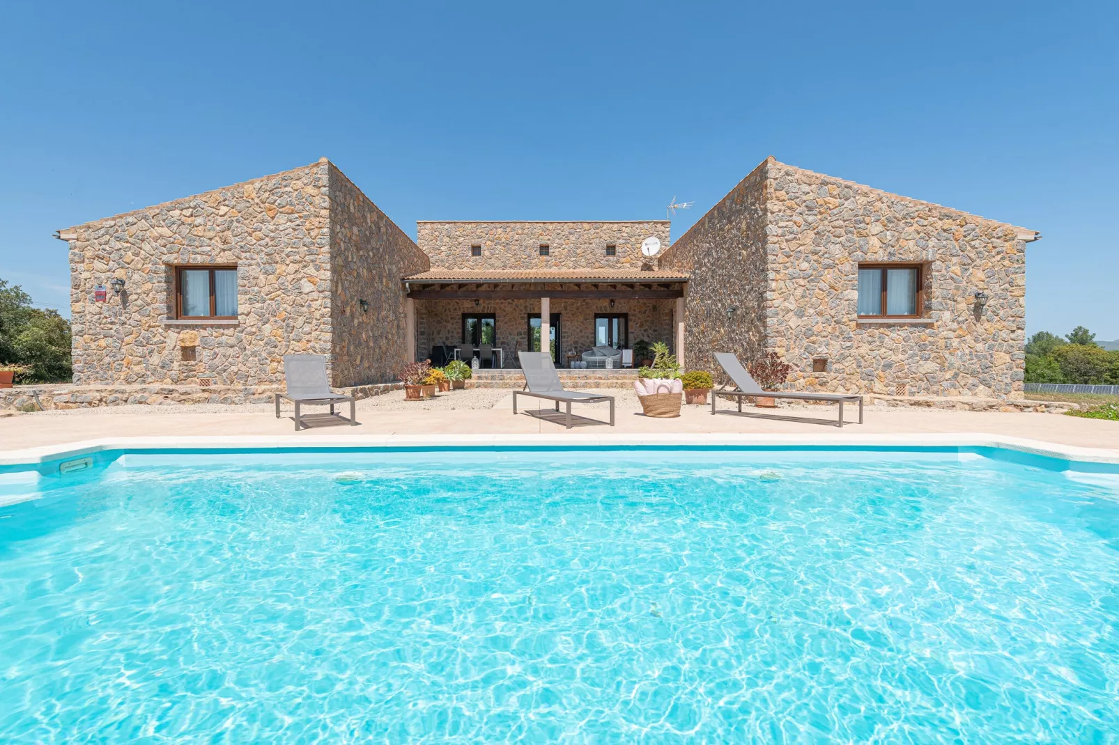 Bellpuig-Exterior summer