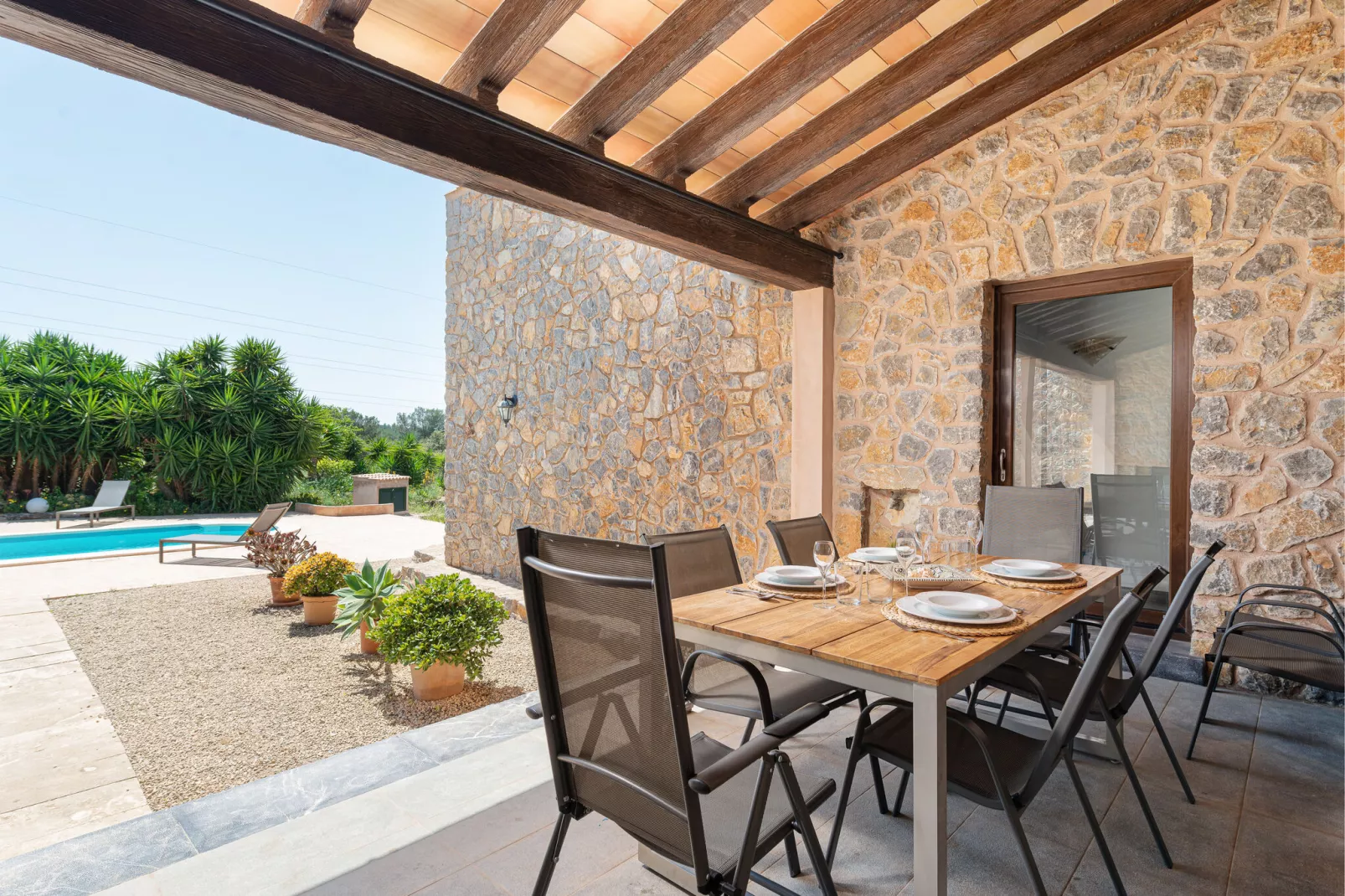 Bellpuig-Exterior summer