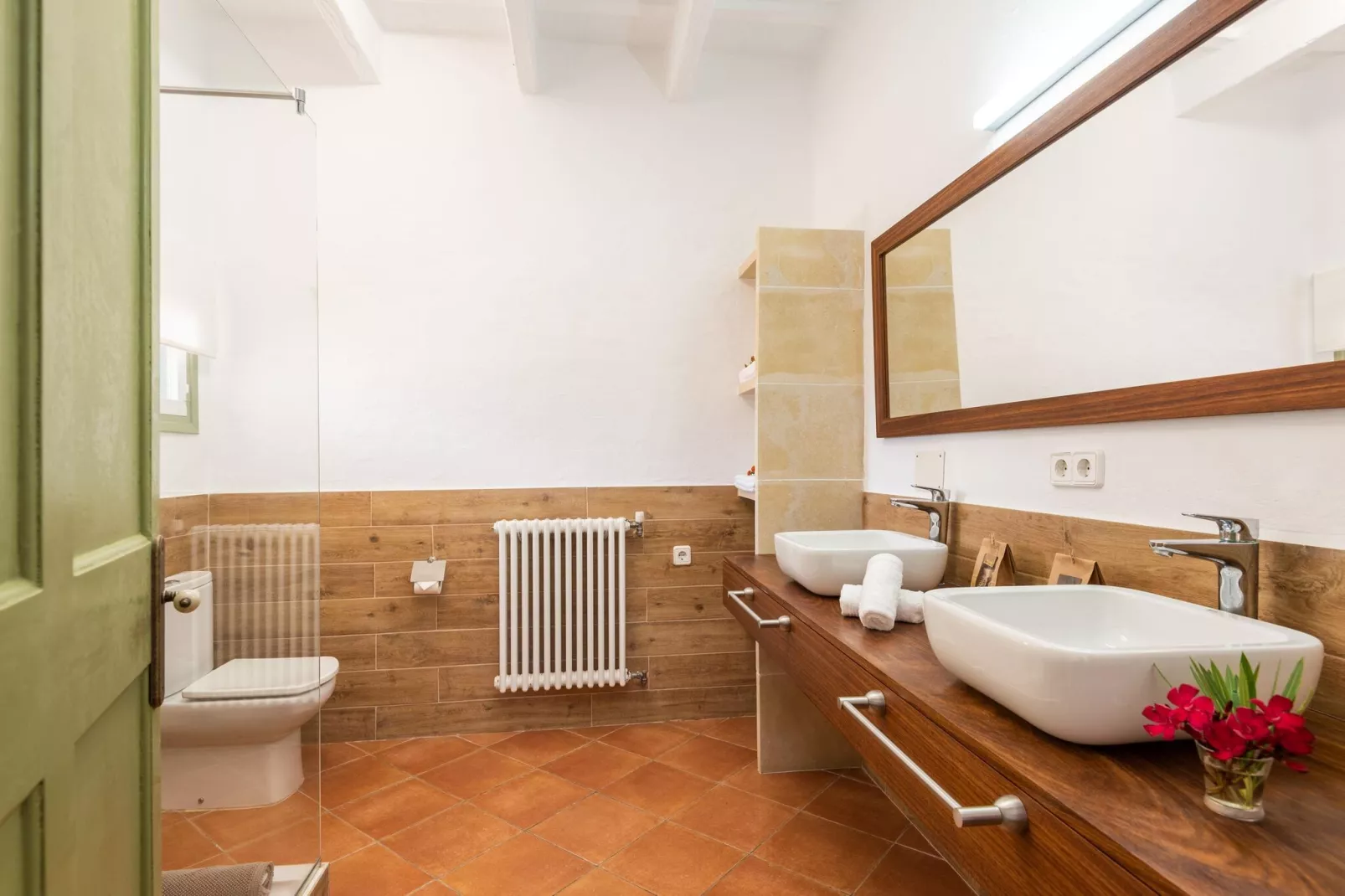 Casa Rural Llucasaldentet-Bathroom