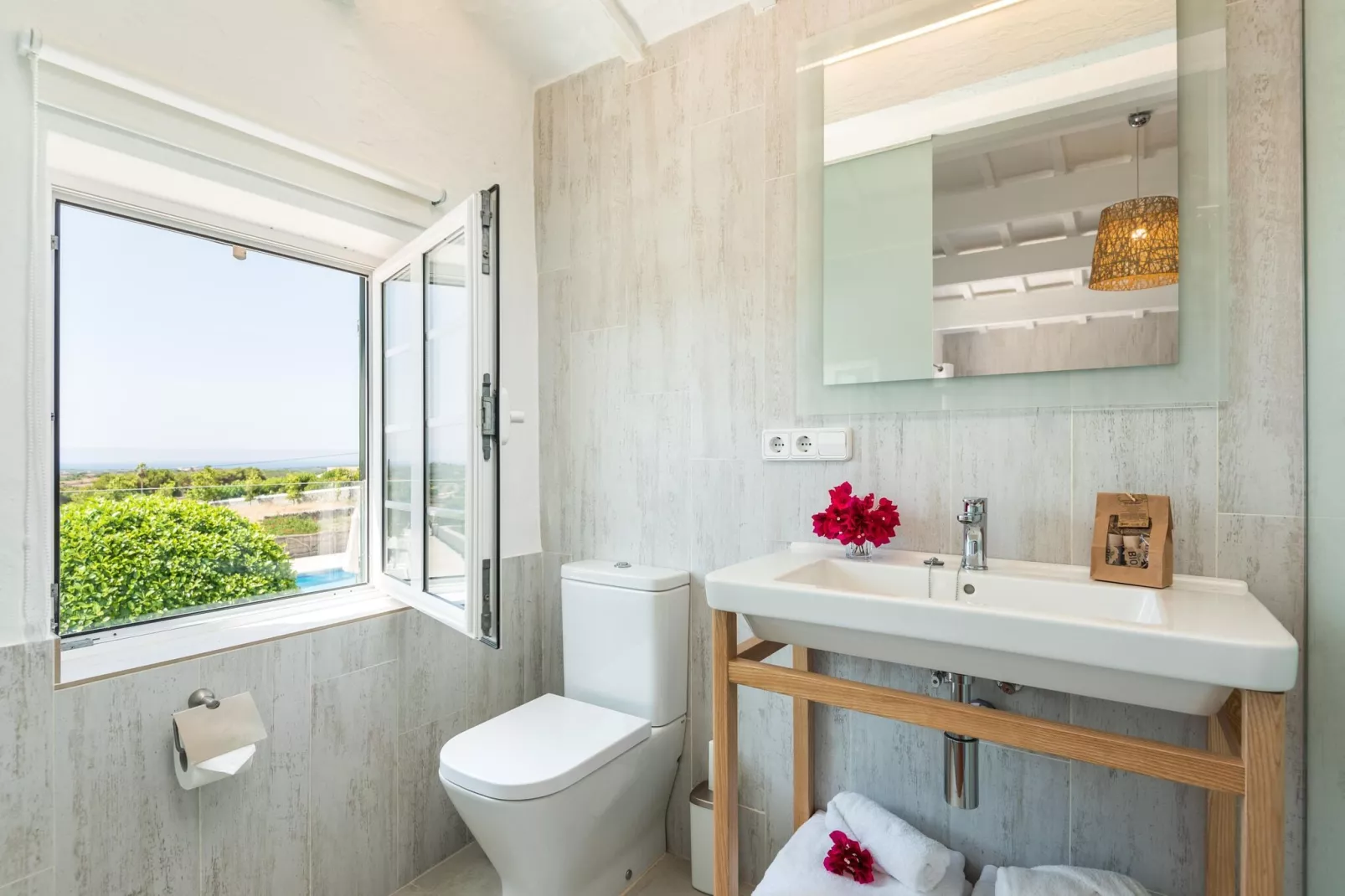 Casa Rural Llucasaldentet-Bathroom
