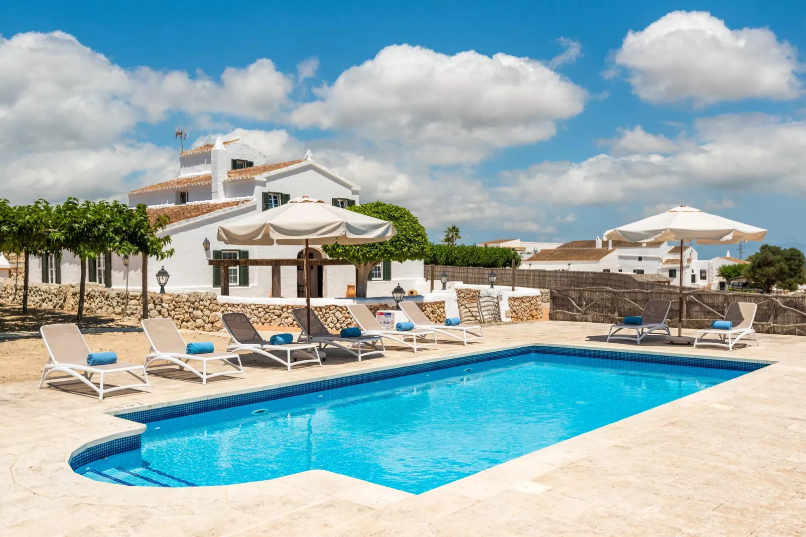 Casa Rural Llucasaldentet-Pool