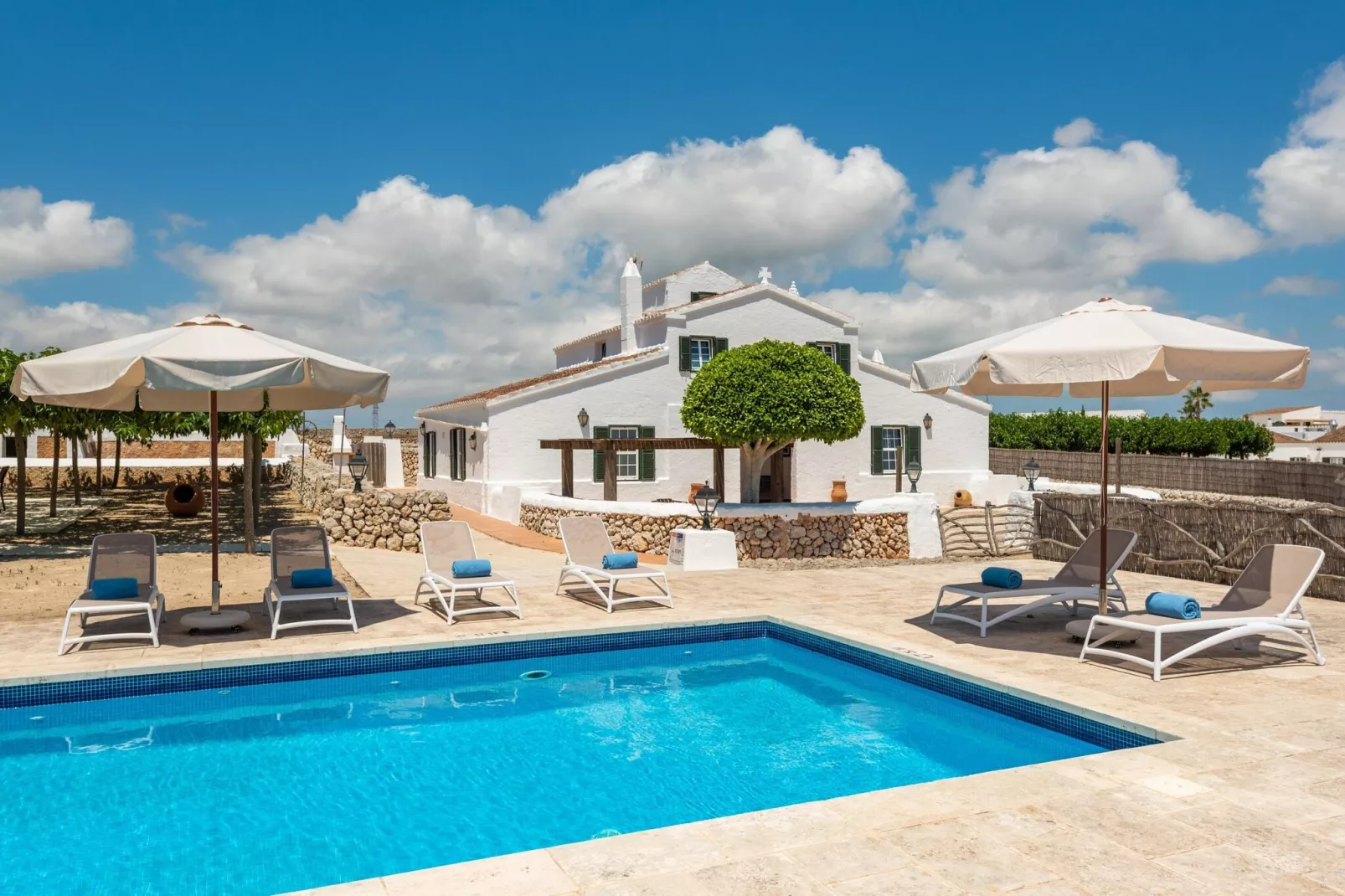 Casa Rural Llucasaldentet-Pool