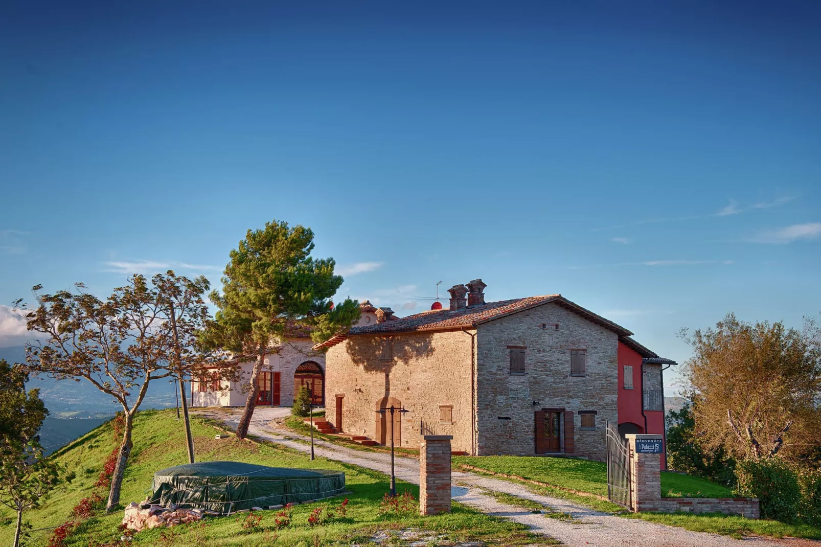 Borgo Uno-Exterior summer