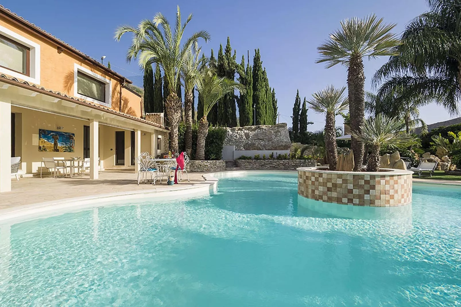 Agora Dodici-Exterior summer