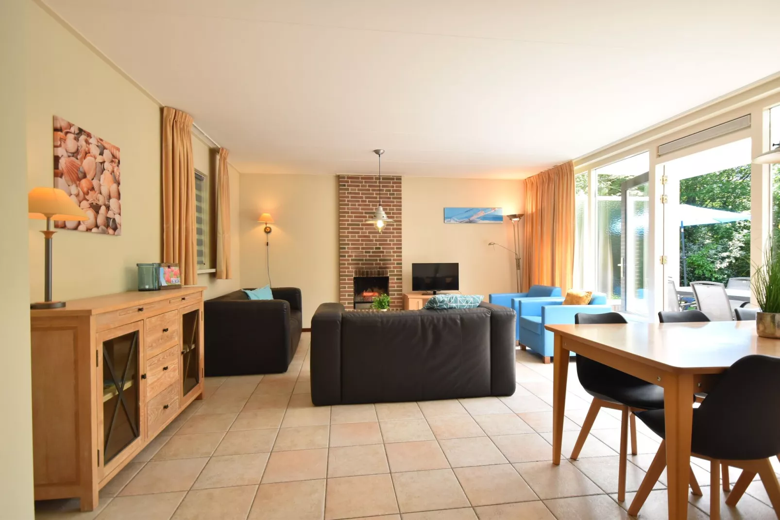 Bungalowpark Campanula 7-Living room