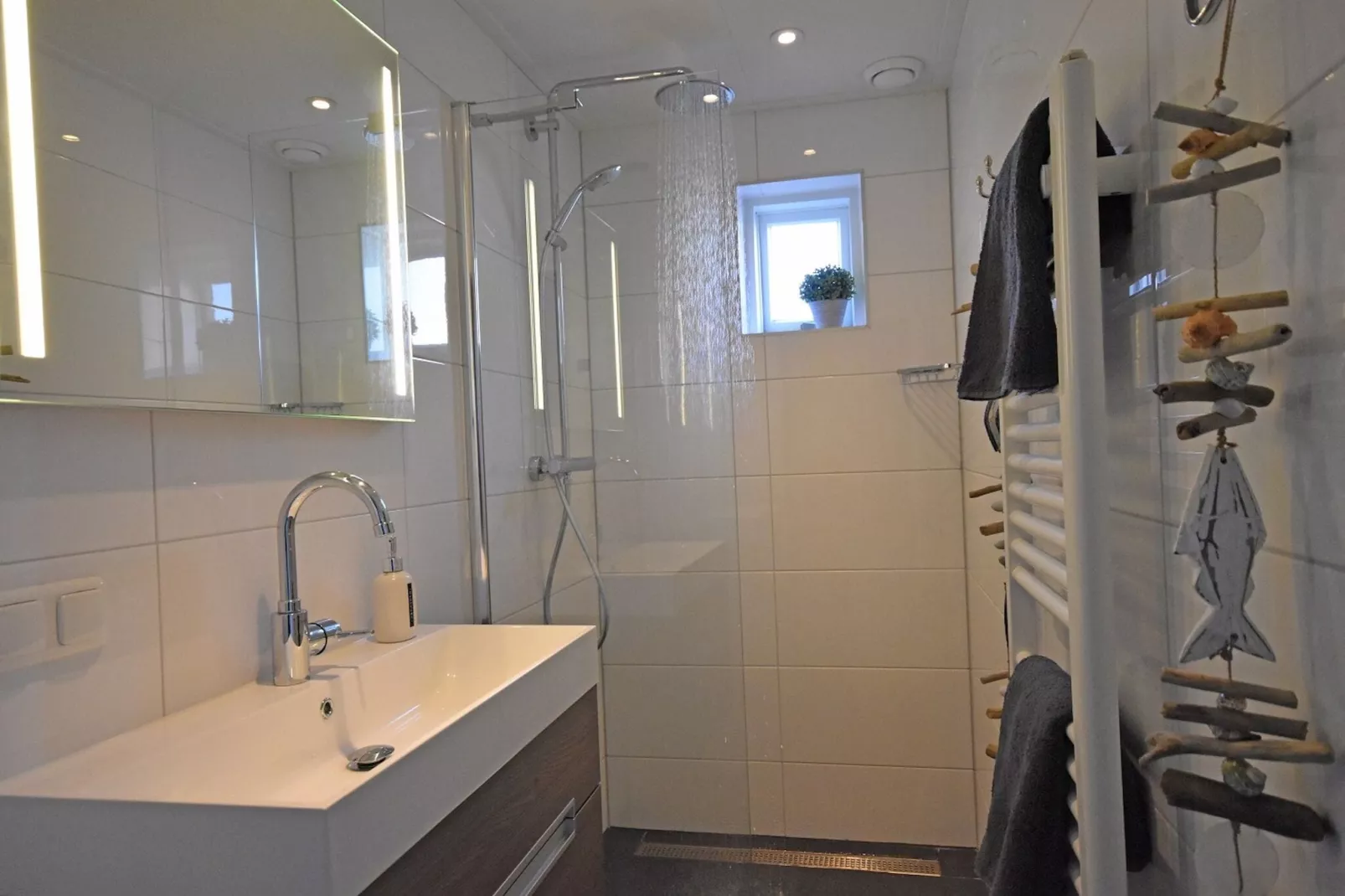 Bungalowpark Campanula 9-Bathroom