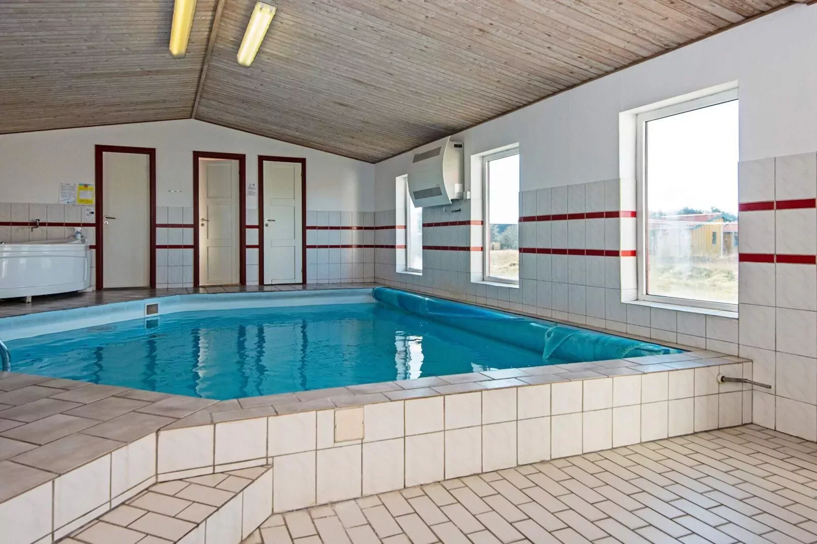 10 Personen Ferienhaus in Harboøre-By Traum-Schwimmbad