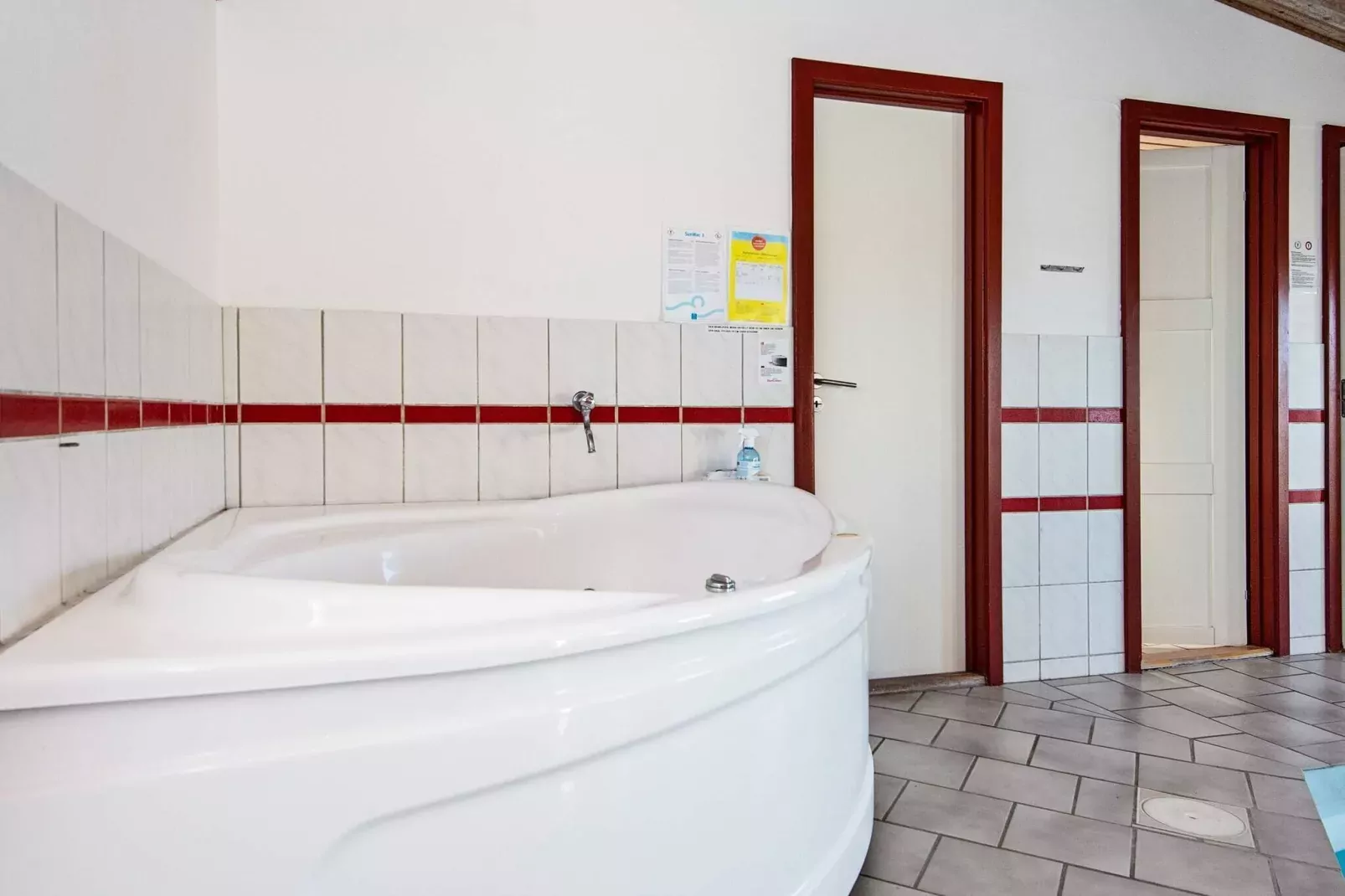 10 Personen Ferienhaus in Harboøre-By Traum-Wellnessbereich