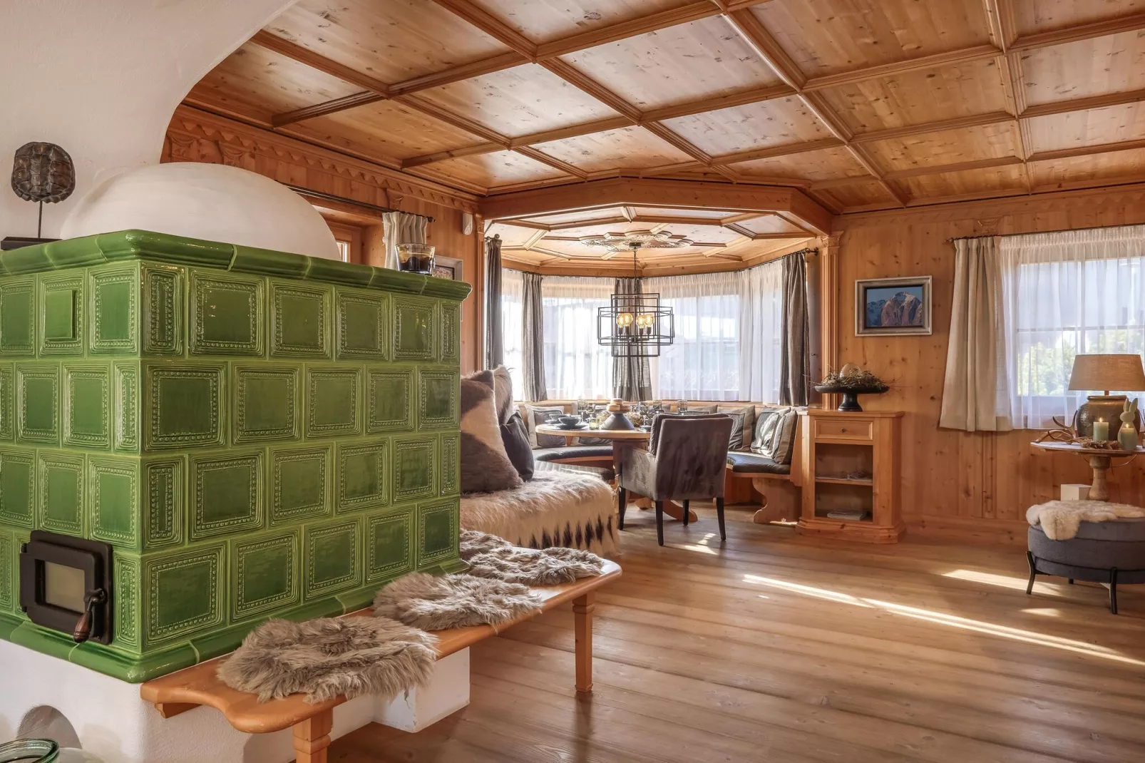 Luxury-Chalet in St Johann in Tirol-Dining room