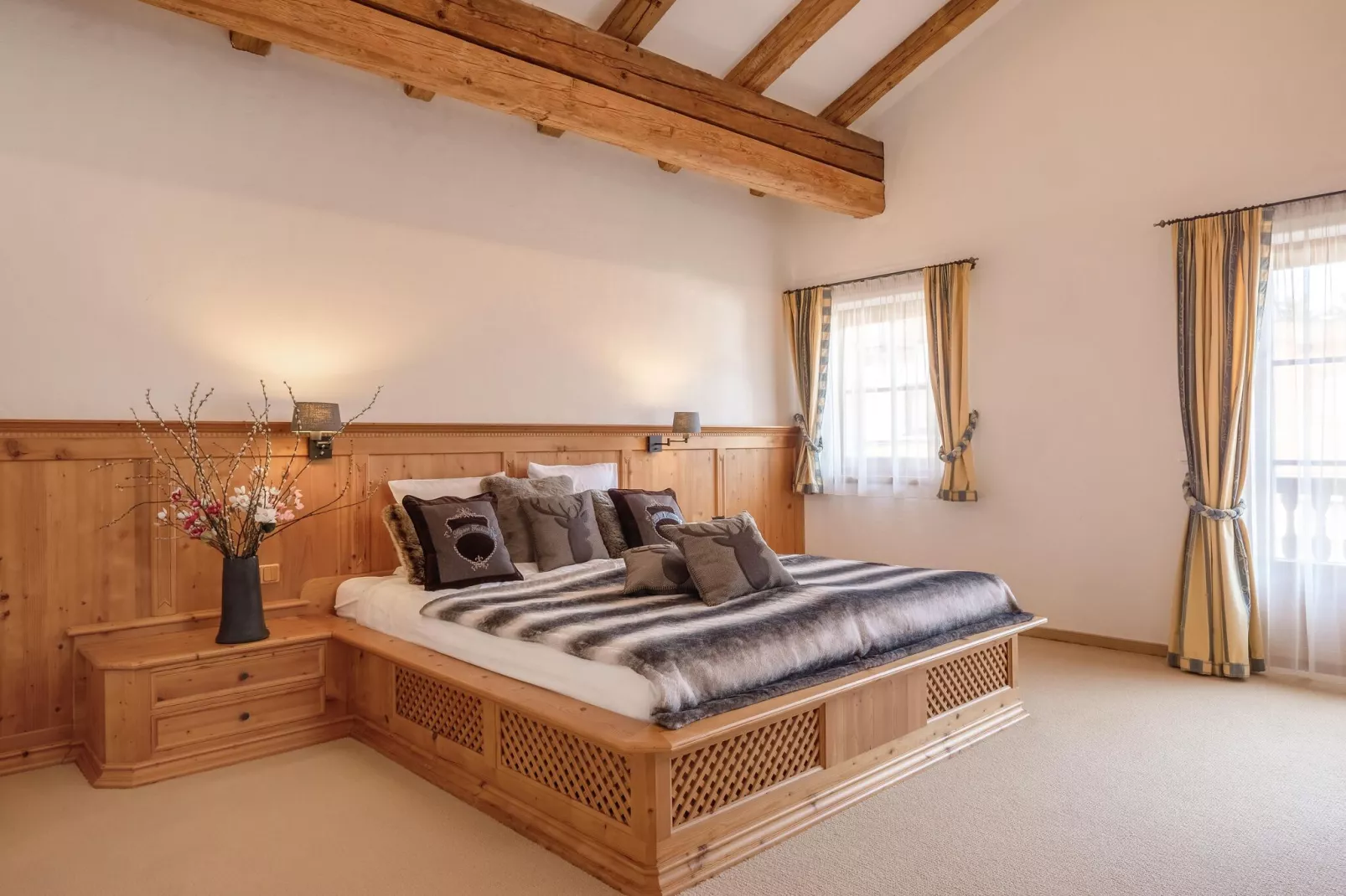 Luxury-Chalet in St Johann in Tirol-Bedroom