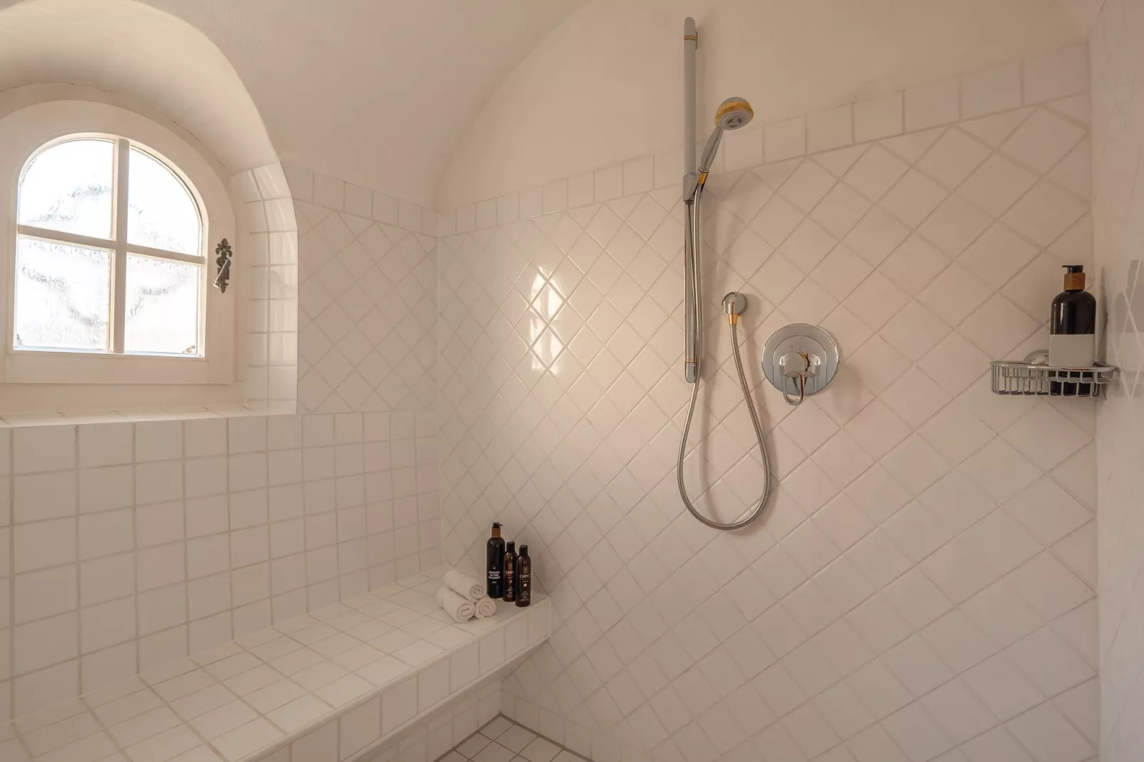 Luxury-Chalet in St Johann in Tirol-Bathroom