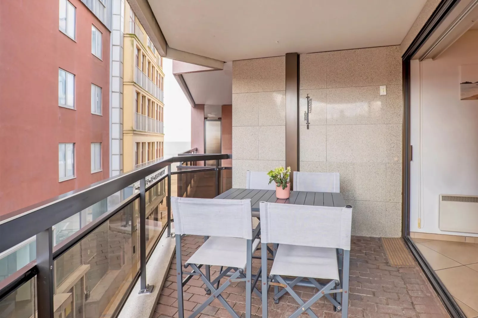 Central Place-Terrace balcony