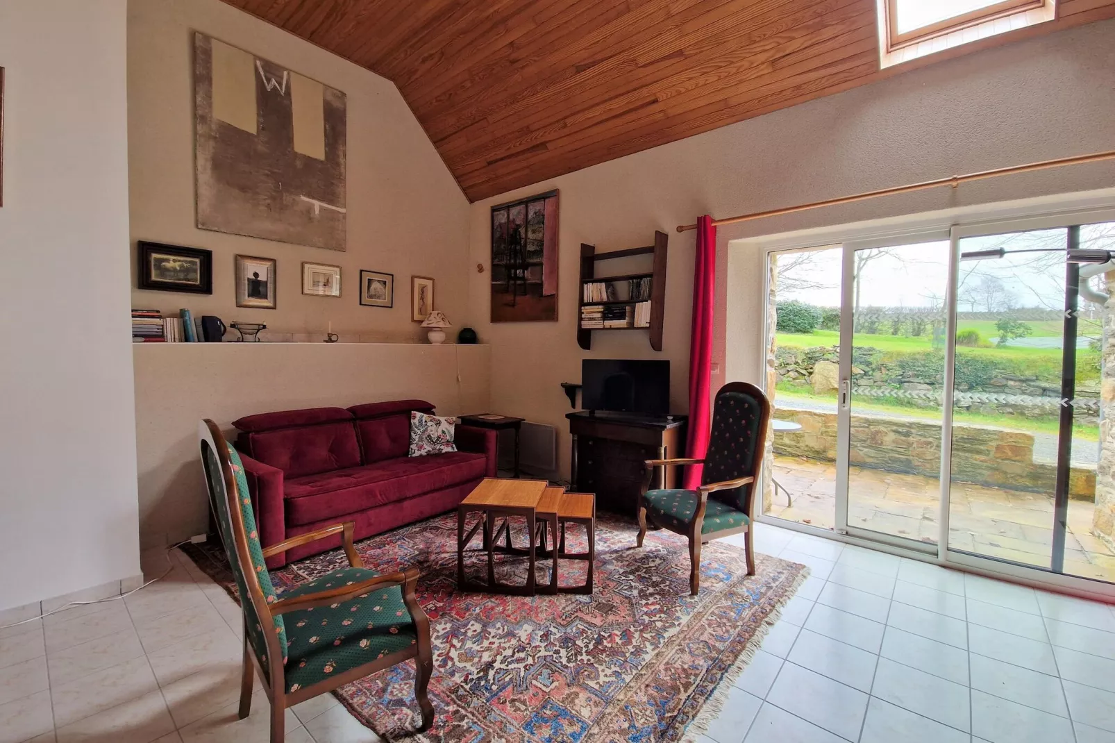 Between land and sea holiday home in the hinterland of the bay of Morlaix-Living room