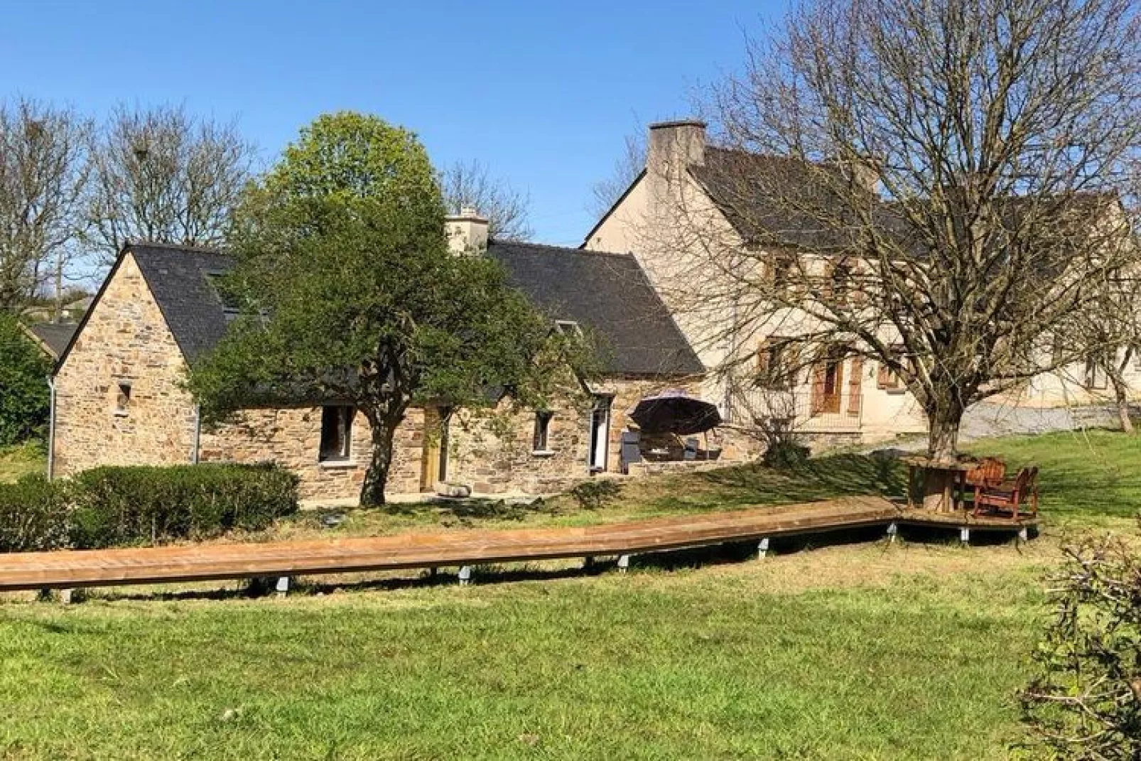 Between land and sea holiday home in the hinterland of the bay of Morlaix-Exterior summer