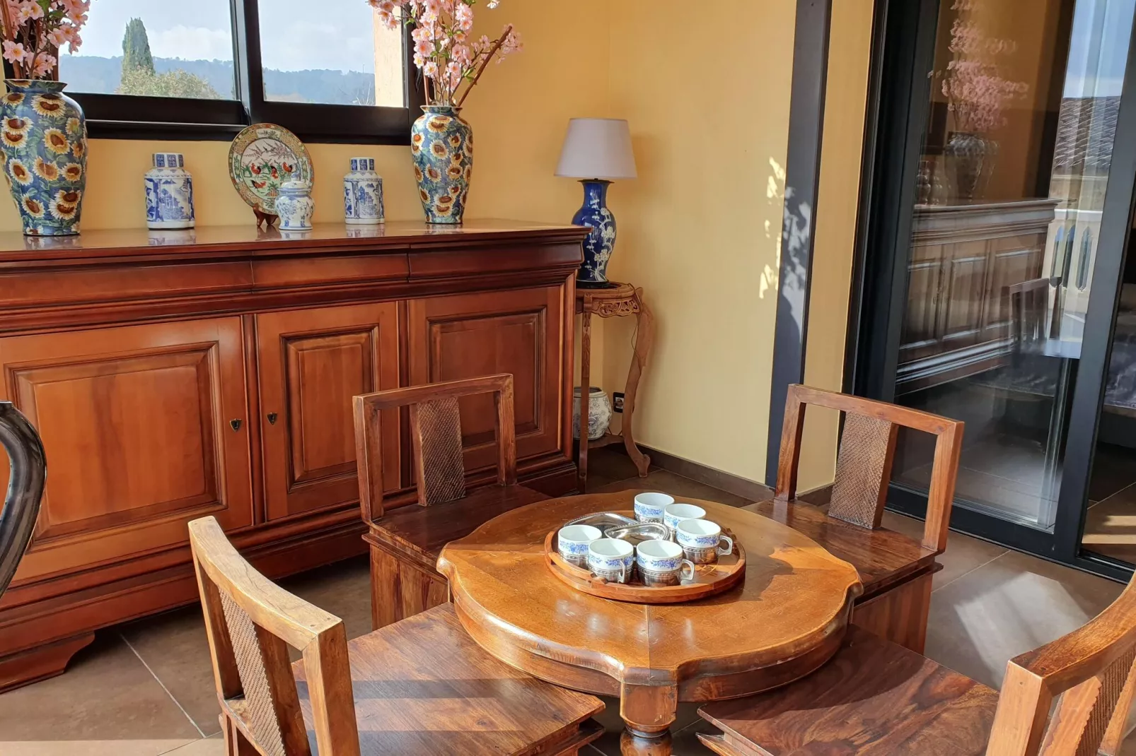 VILLA JEN'UKA-Dining room