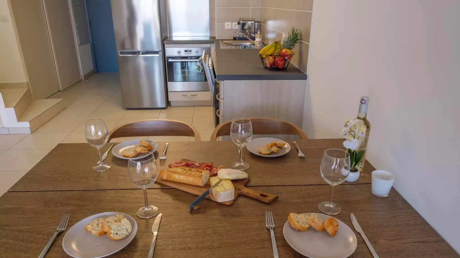 Maison Kiwi-Dining room