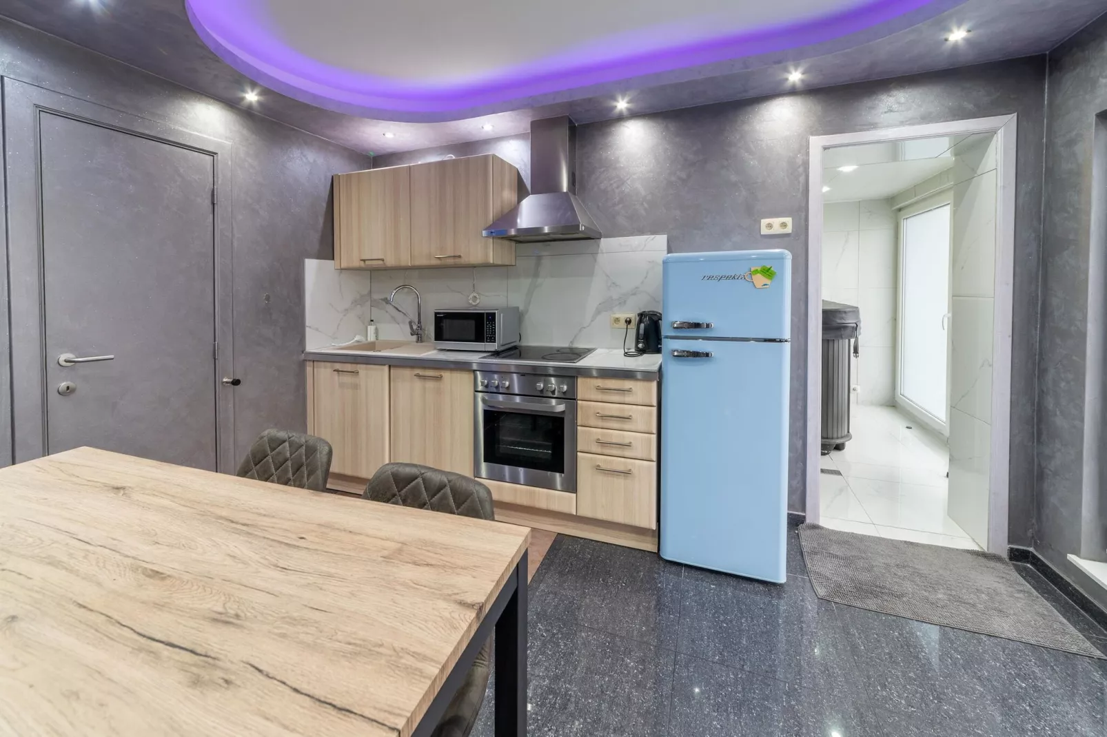 Magnifique maison de vacances pour 10 adultes avec pscine intérieure  Sauna Bains à remous et  Hamam-Salle à manger
