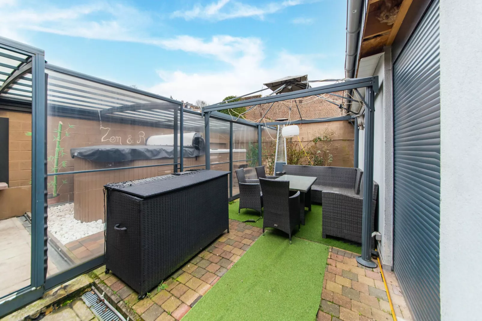 Magnifique maison de vacances pour 10 adultes avec pscine intérieure  Sauna Bains à remous et  Hamam-Balcon-terrasse