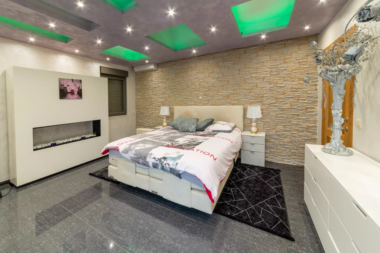 Magnifique maison de vacances pour 10 adultes avec pscine intérieure  Sauna Bains à remous et  Hamam-Chambre