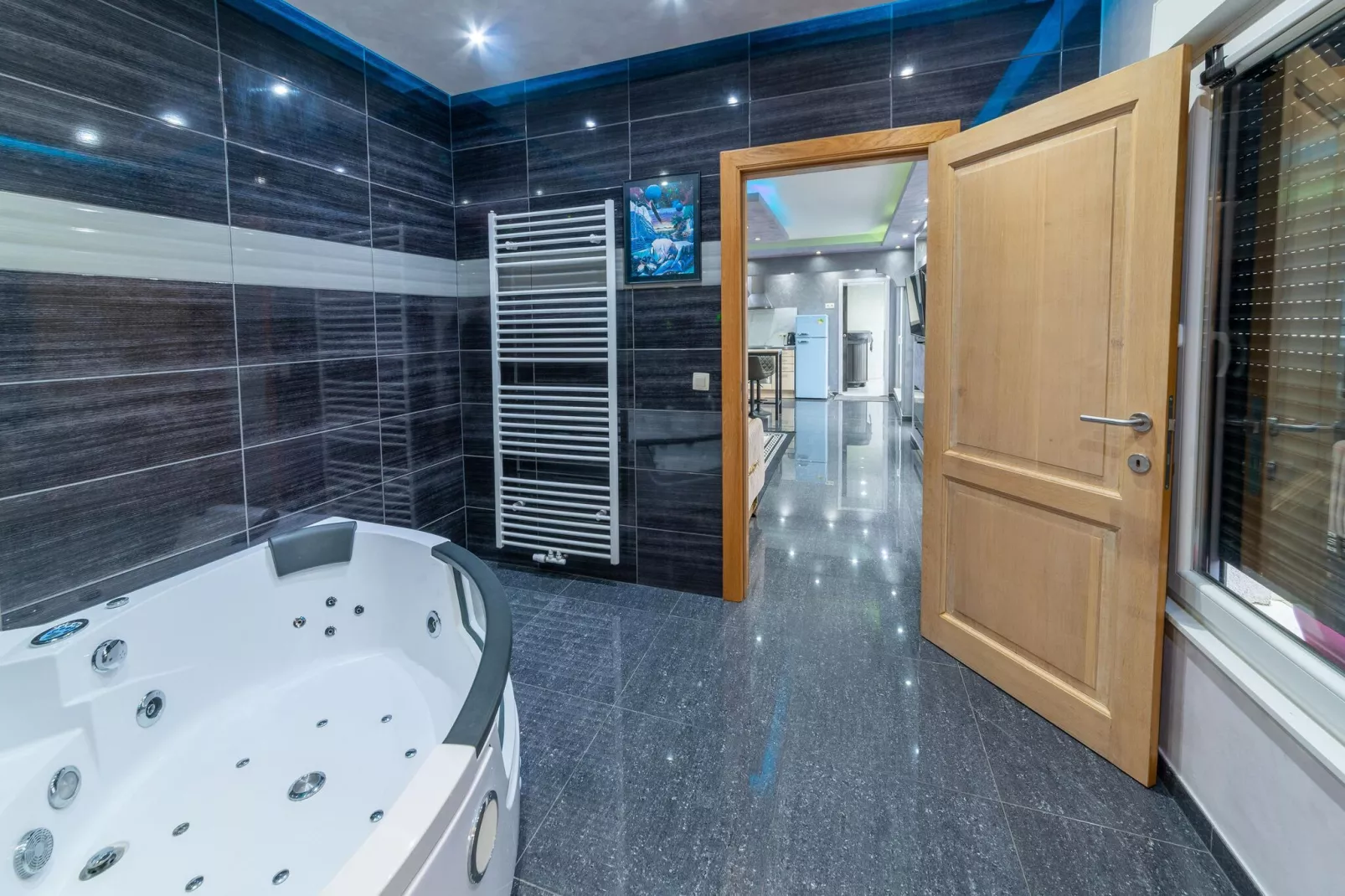 Magnifique maison de vacances pour 10 adultes avec pscine intérieure  Sauna Bains à remous et  Hamam-Bien-être