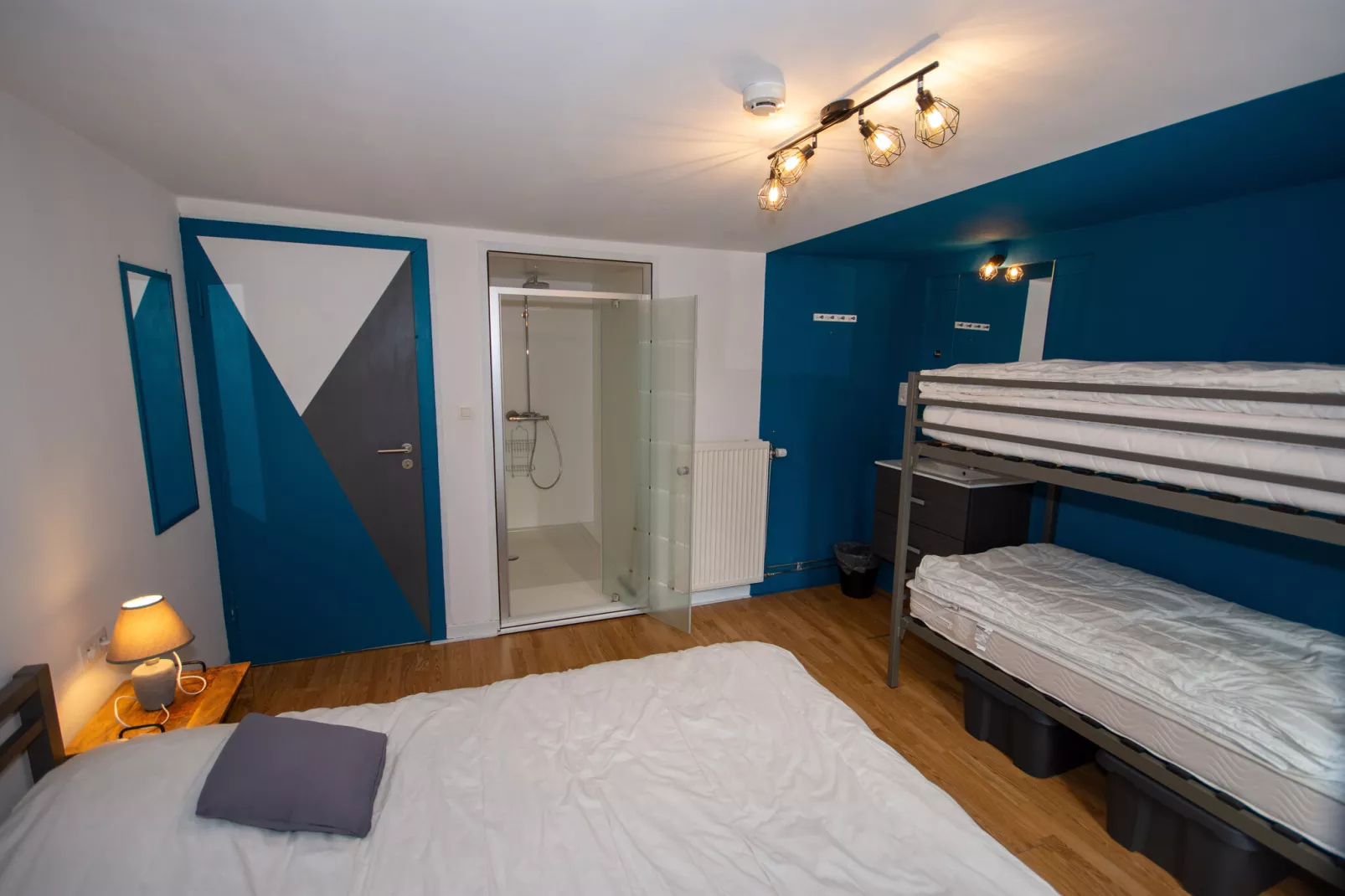 Entre amis 8 personnes-Chambre