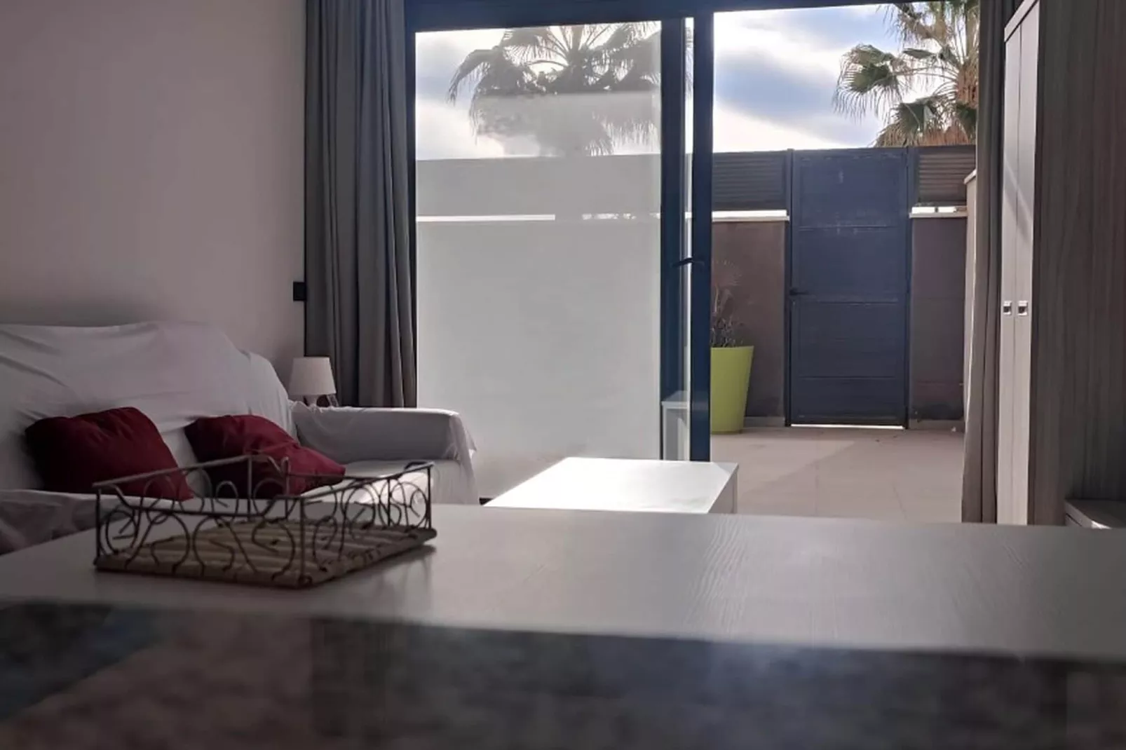 Apartamento con patio-Living room