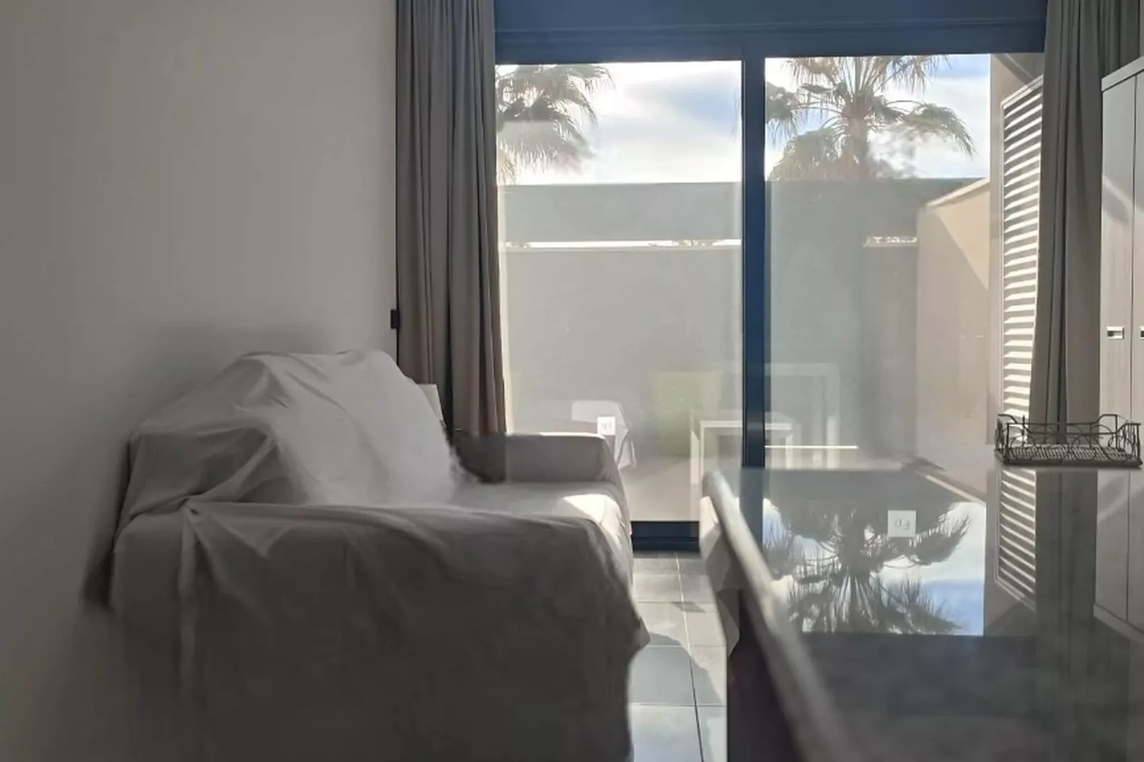 Apartamento con patio-Living room