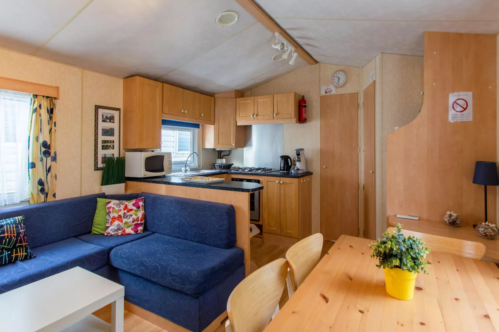 Mobilhome Valrose-Living room