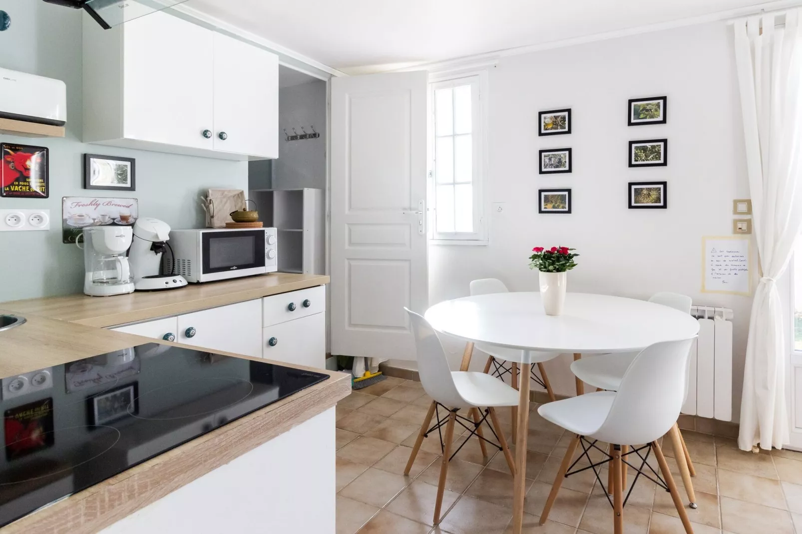 COMBO AVEC PISCINE-Dining room