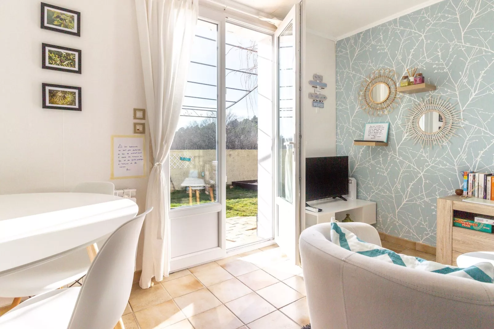 COMBO AVEC PISCINE-Living room