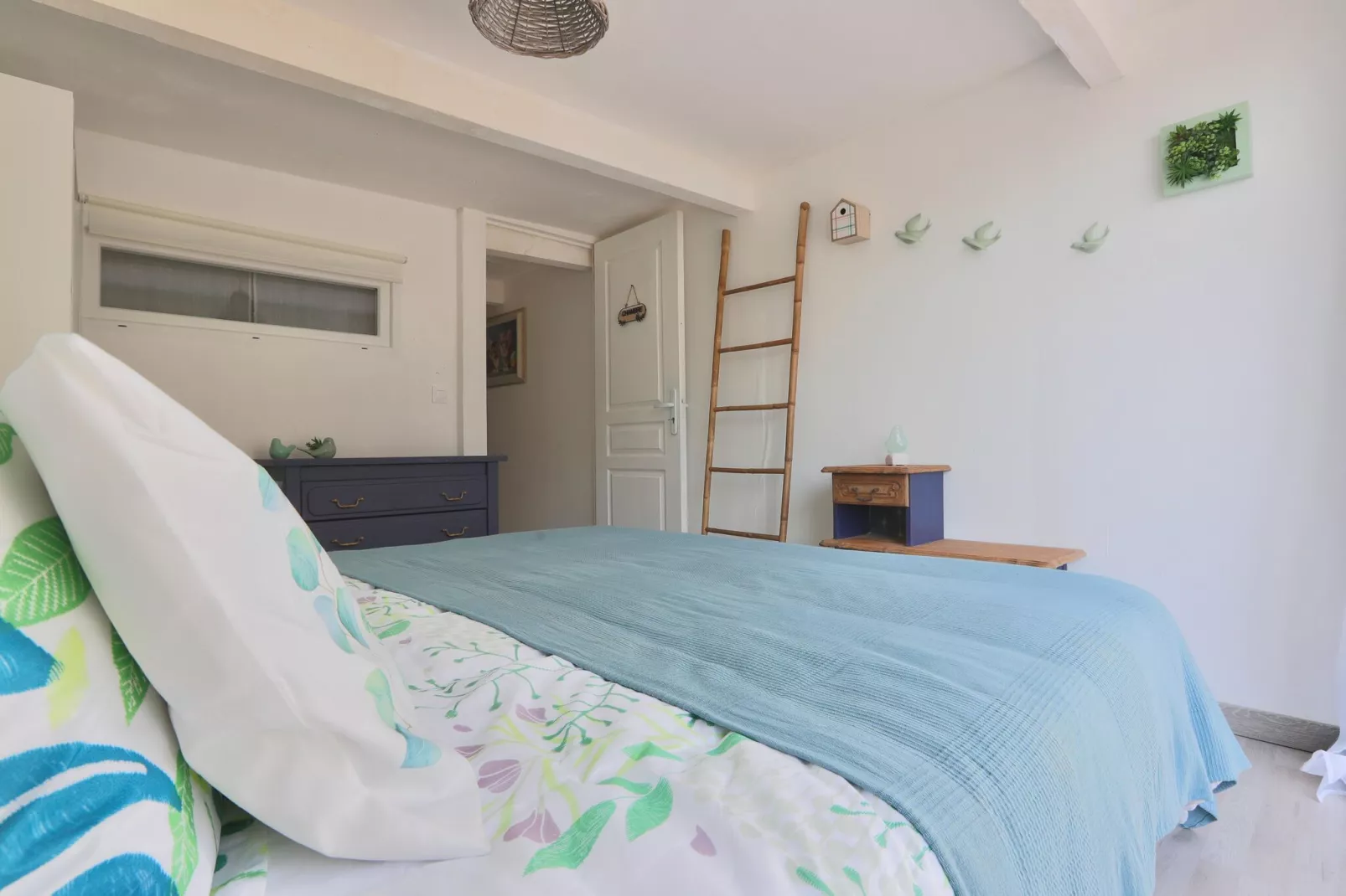 COMBO AVEC PISCINE-Bedroom