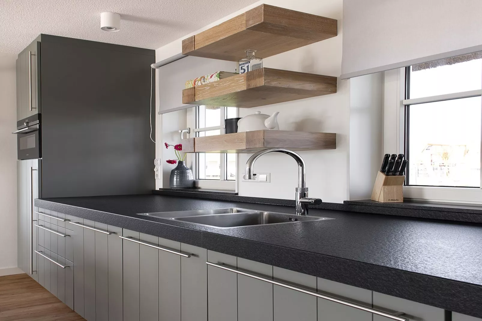Friese Meren Villa's 22-Kitchen