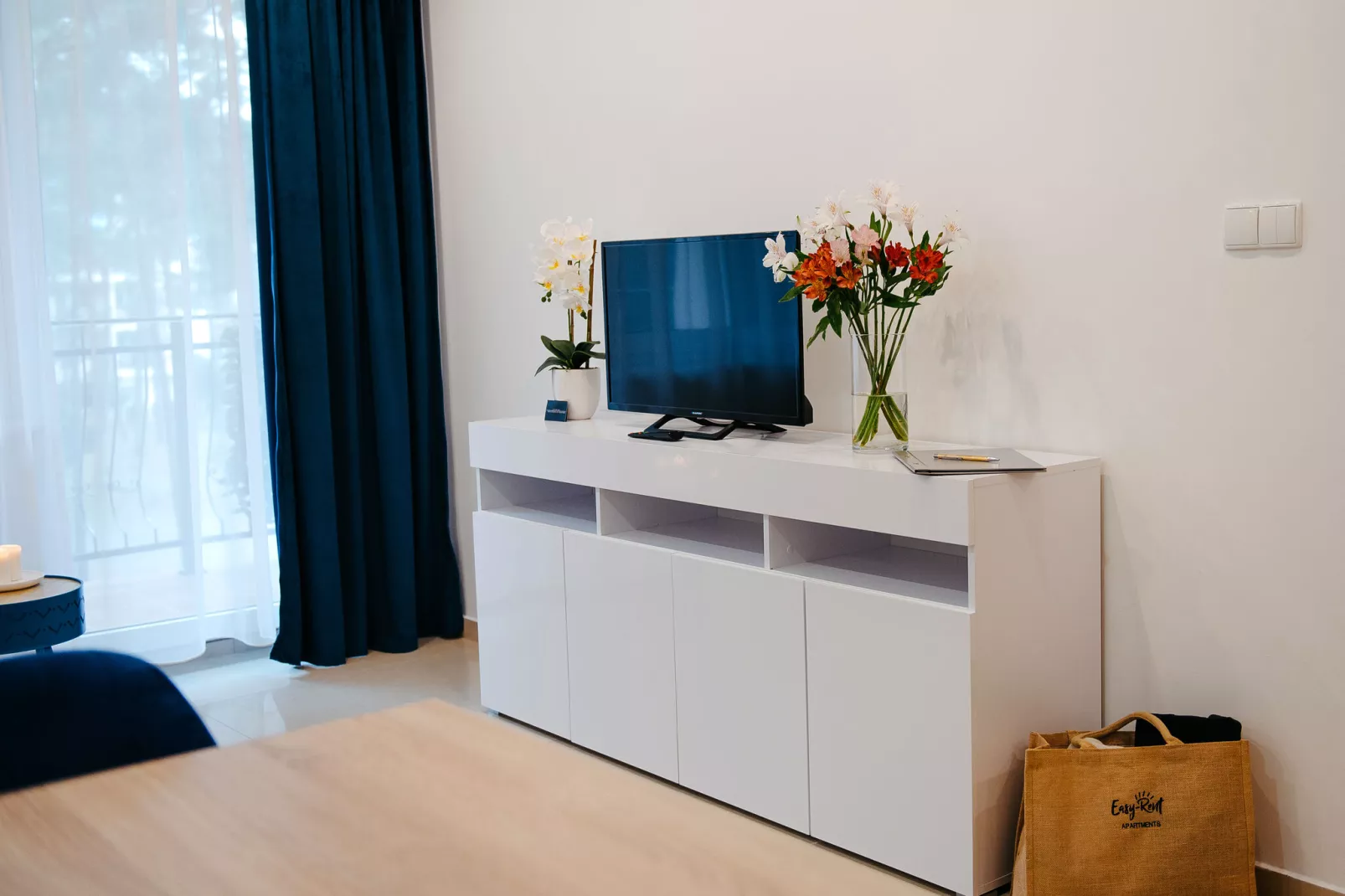 Easy-Rent Blue Mare Lukecin-Wohnzimmer