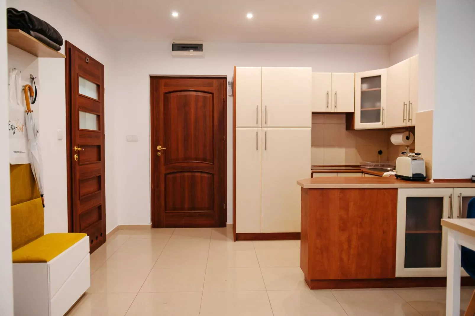 Easy-Rent Blue Mare Lukecin-Innen