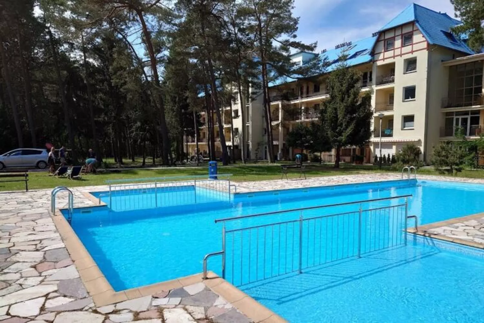 Easy-Rent Blue Mare Lukecin-Parkeinrichtungen