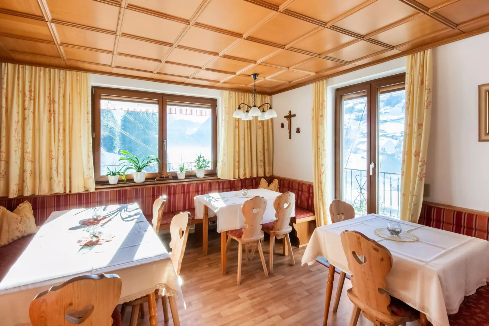 Ferienhaus Talblick-Dining room